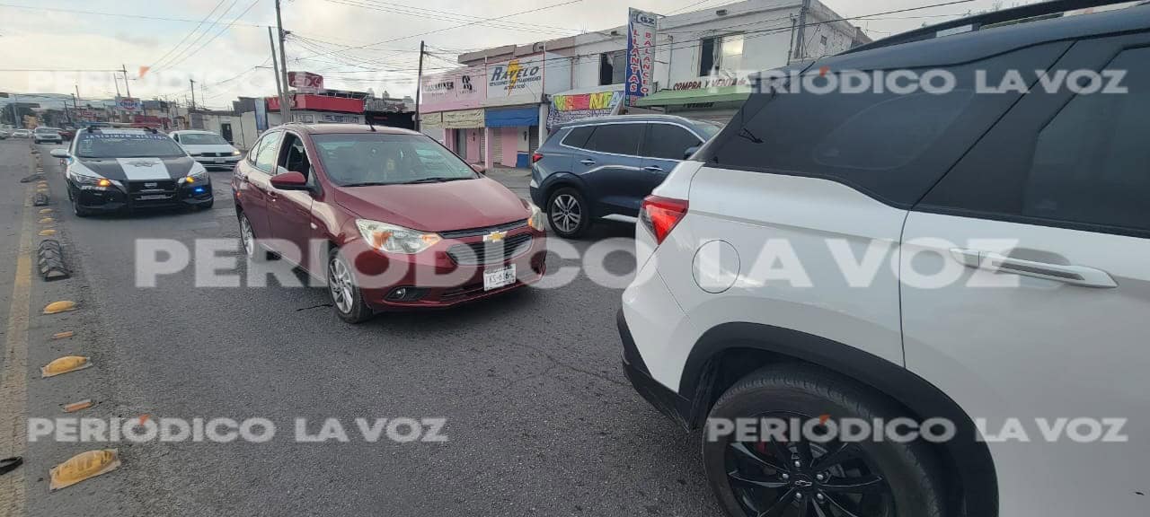 Choque entre auto y camioneta en Monclova sin heridos