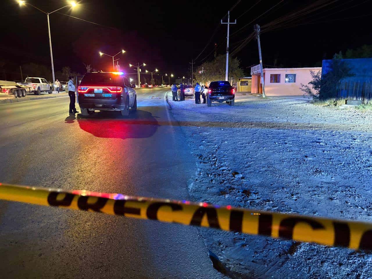 Investigan accidente en el ejido Piedras Negras; motociclista permanece grave