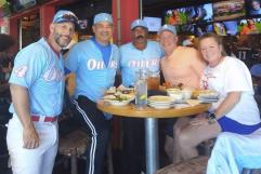 Che Cardona pone en alto a Villa Unión en Mundial de Béisbol de Veteranos