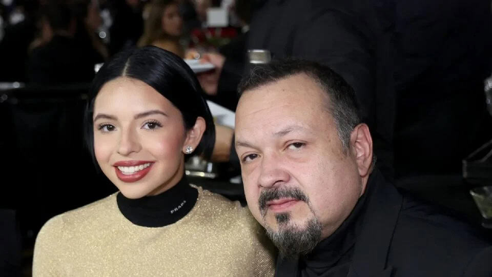 Pepe Aguilar felicita a Ángela Aguilar en su cumpleaños número 22