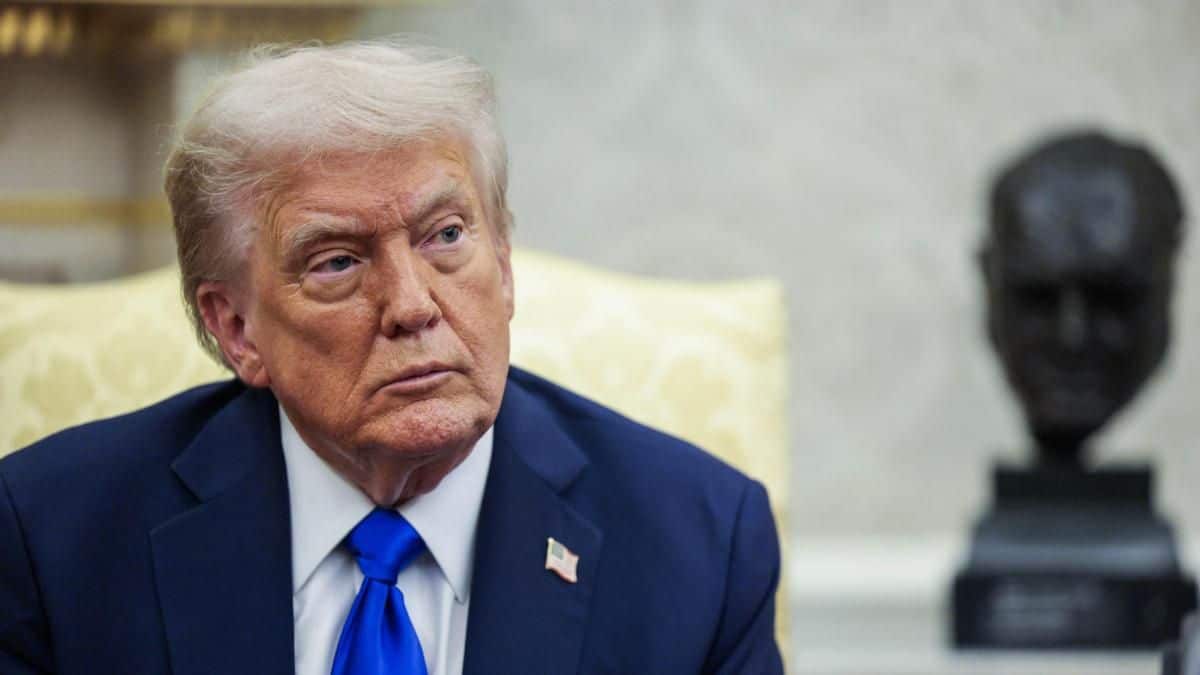 Trump anuncia medida comercial: arancel del 100% a China