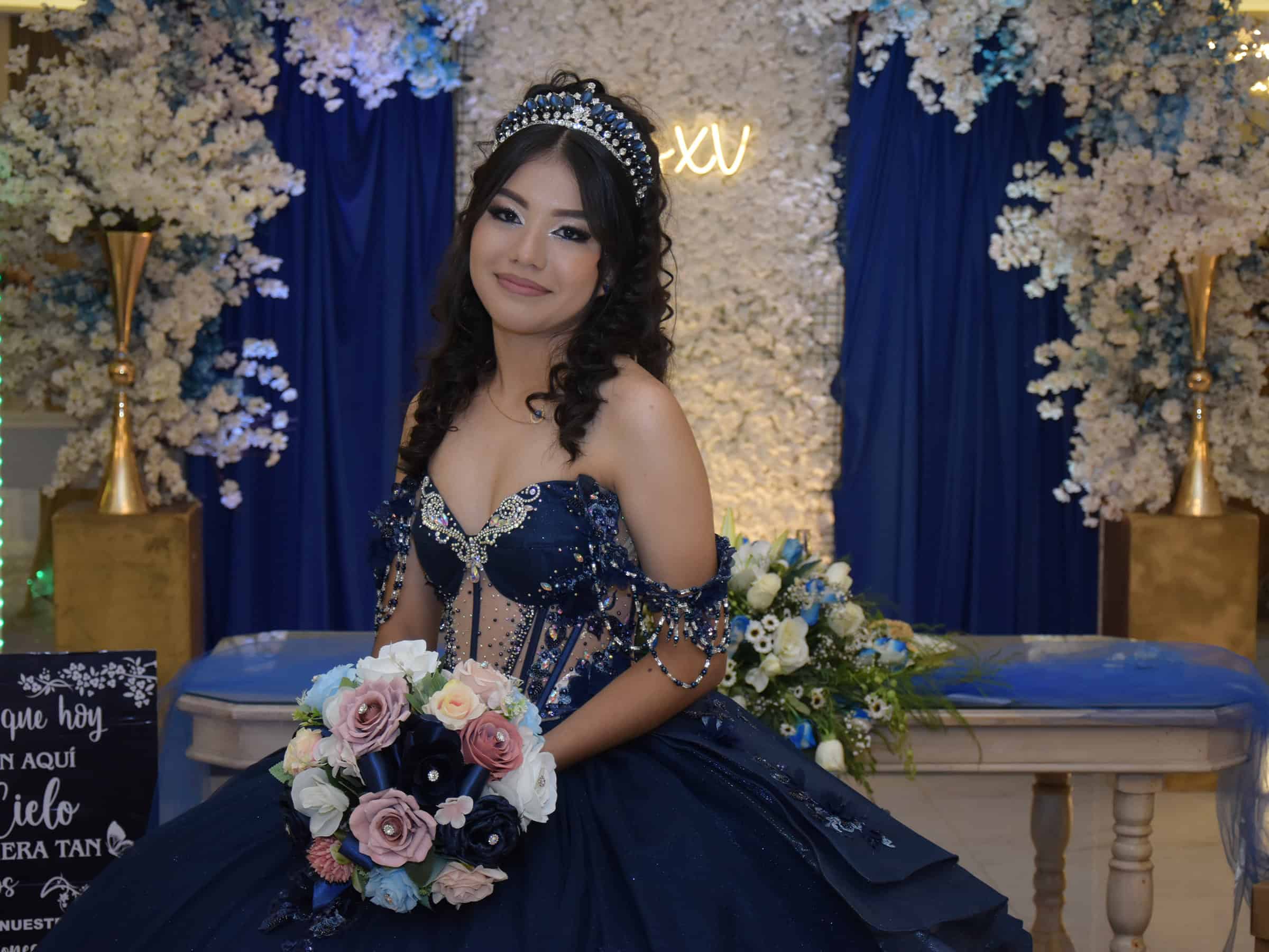 Emotiva misa y festejo por los XV años de Angeline Zapata
