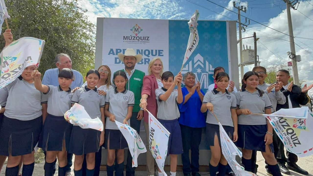 Gobierno Municipal de Múzquiz Rehabilita Calles en Minas de Barroterán