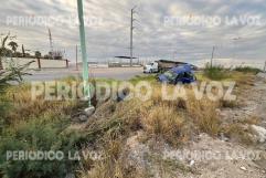 Accidente Vial en Monclova: Nissan March se Estrella contra Poste