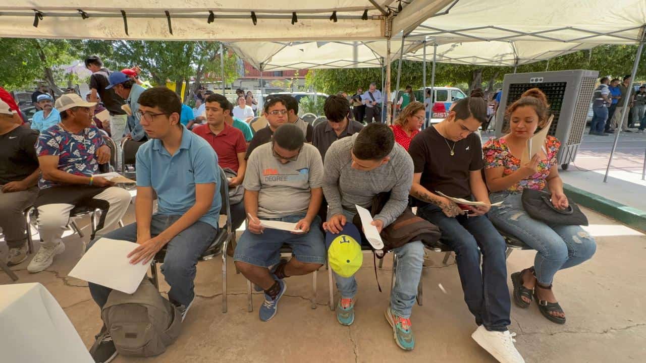 Alcaldes colaboran con Mejora para llevar vacantes a quienes más lo necesitan
