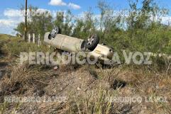 Protección Civil auxilia a mujer tras accidente en carretera federal 57