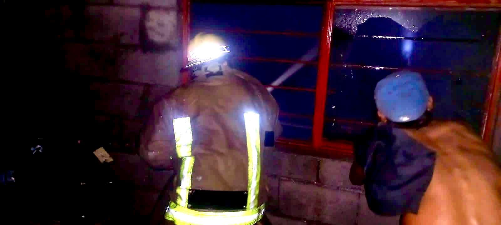 Incendio arrasa vivienda en Minas La Florida