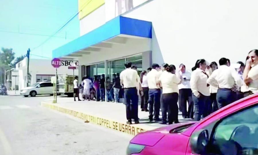 Evacuación en tienda Coppel de Sabinas por activación de alarma
