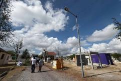 Reparan luminarias e instalan nuevas