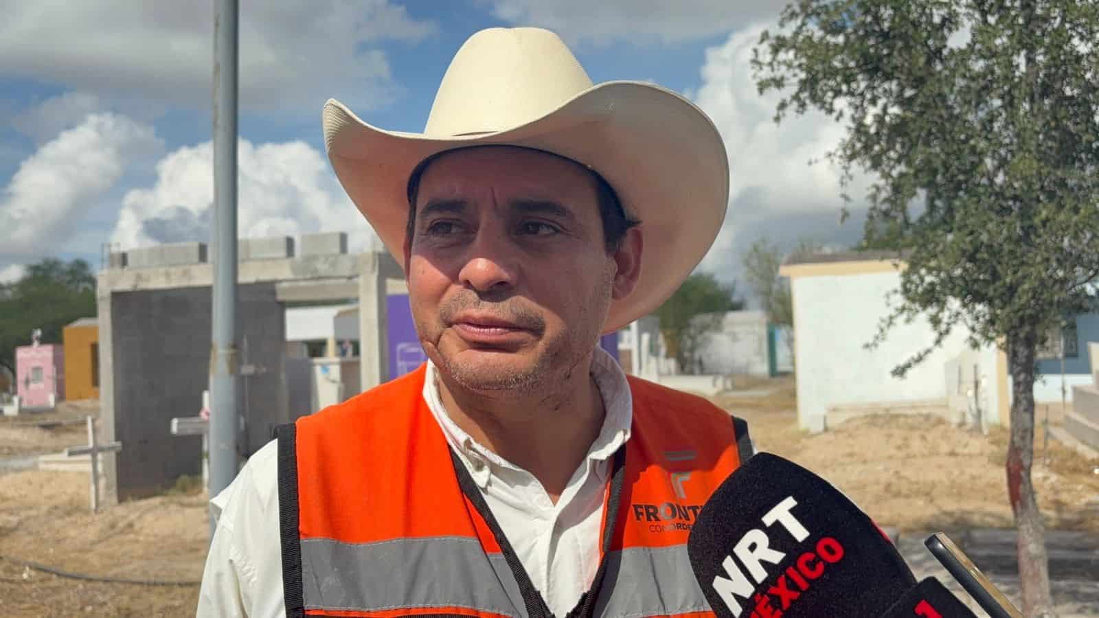 Reparan luminarias e instalan nuevas