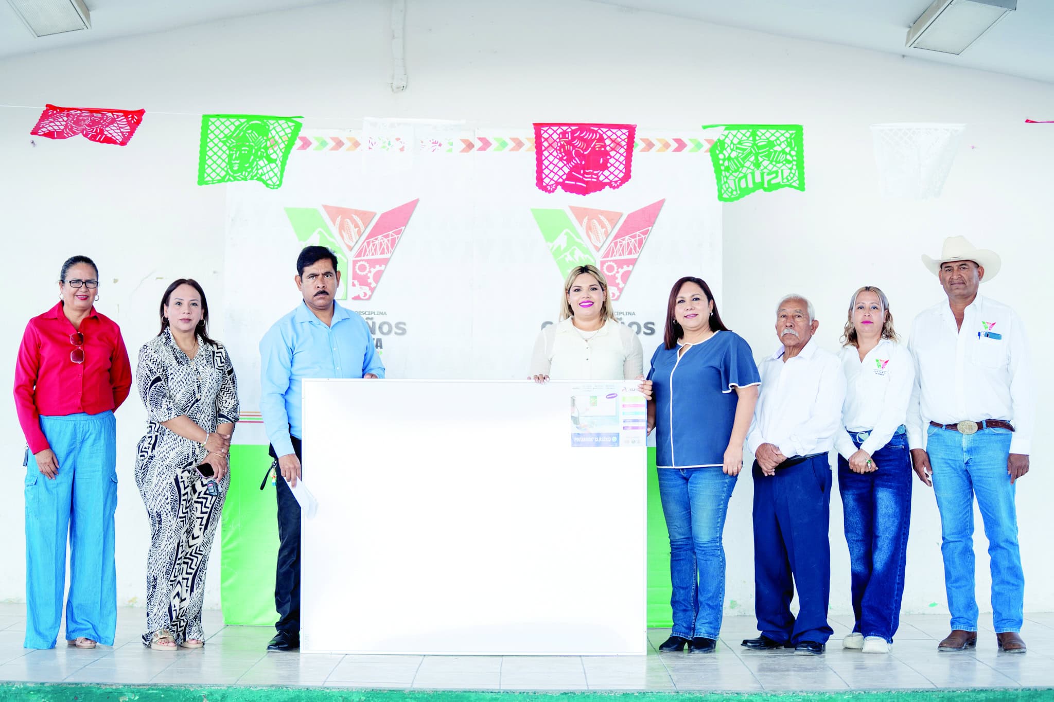 Alcaldesa Yesica Sifuentes Zamora lidera ceremonia educativa en Castaños