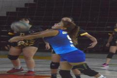 Golden vence a Felinas en un duelo de infarto