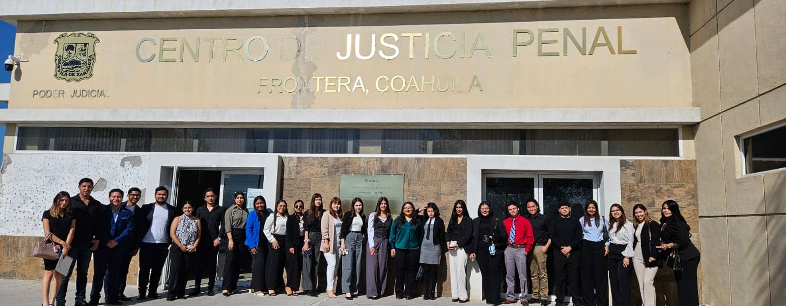 Jóvenes juristas de Monclova inspirados por audiencias orales