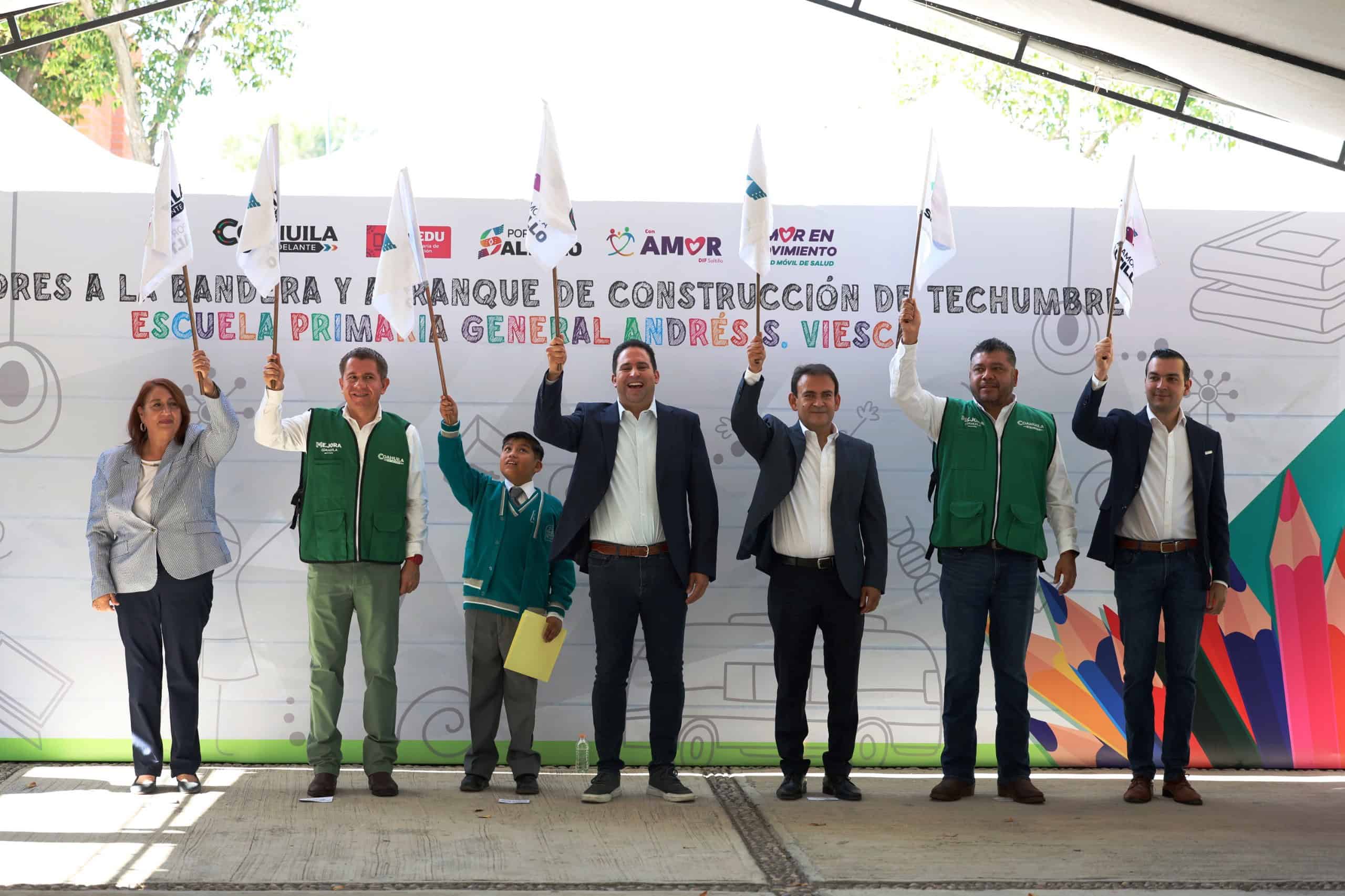 Alcalde de Saltillo inicia construcción de techumbre en escuela primaria General Andrés S. Viesca