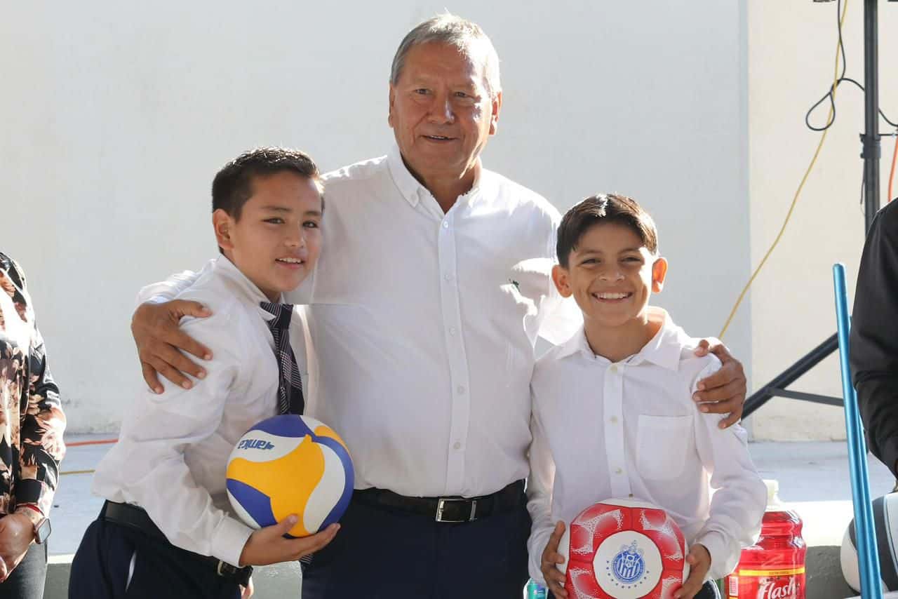 Óscar Ríos Ramírez fortalece la educación en San Juan de Sabinas con el programa Alcalde en tu Escuela