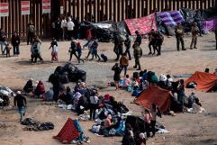 Migrantes podrían ser multados con 5000 dólares por cruzar ilegalmente, advierte Embajada de EE. UU.