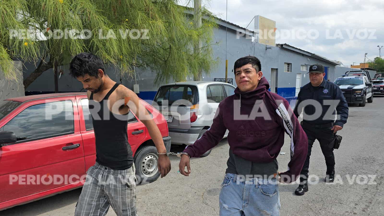 Policía Preventiva Municipal detiene a dos hombres por intento de robo en Monclova