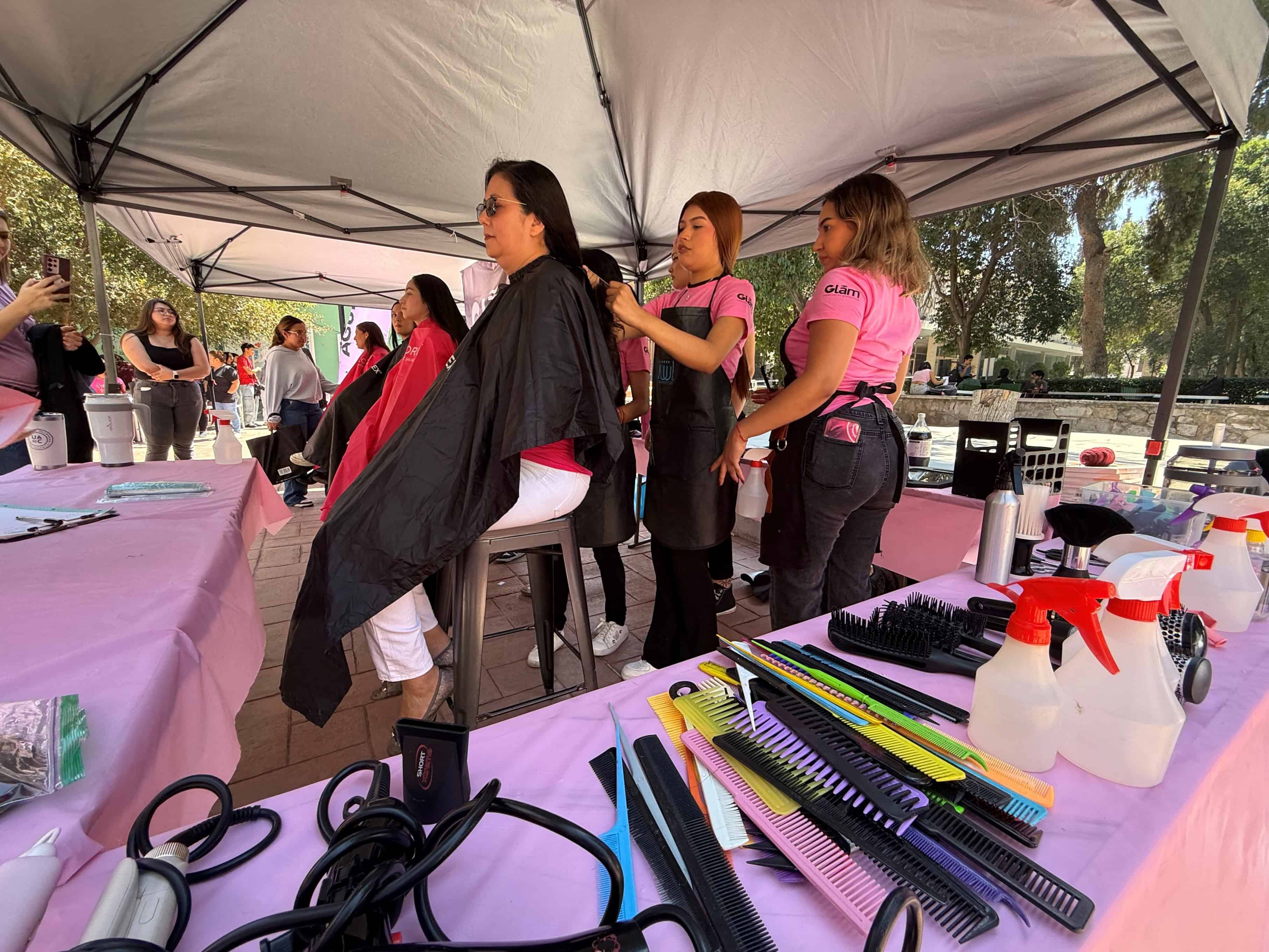 Exitosa jornada de donación de cabello en Facultad de Ciencias Químicas de Coahuila