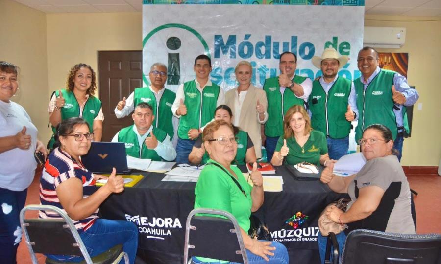 Firman nuevas escrituras para dar certeza jurídica a familias