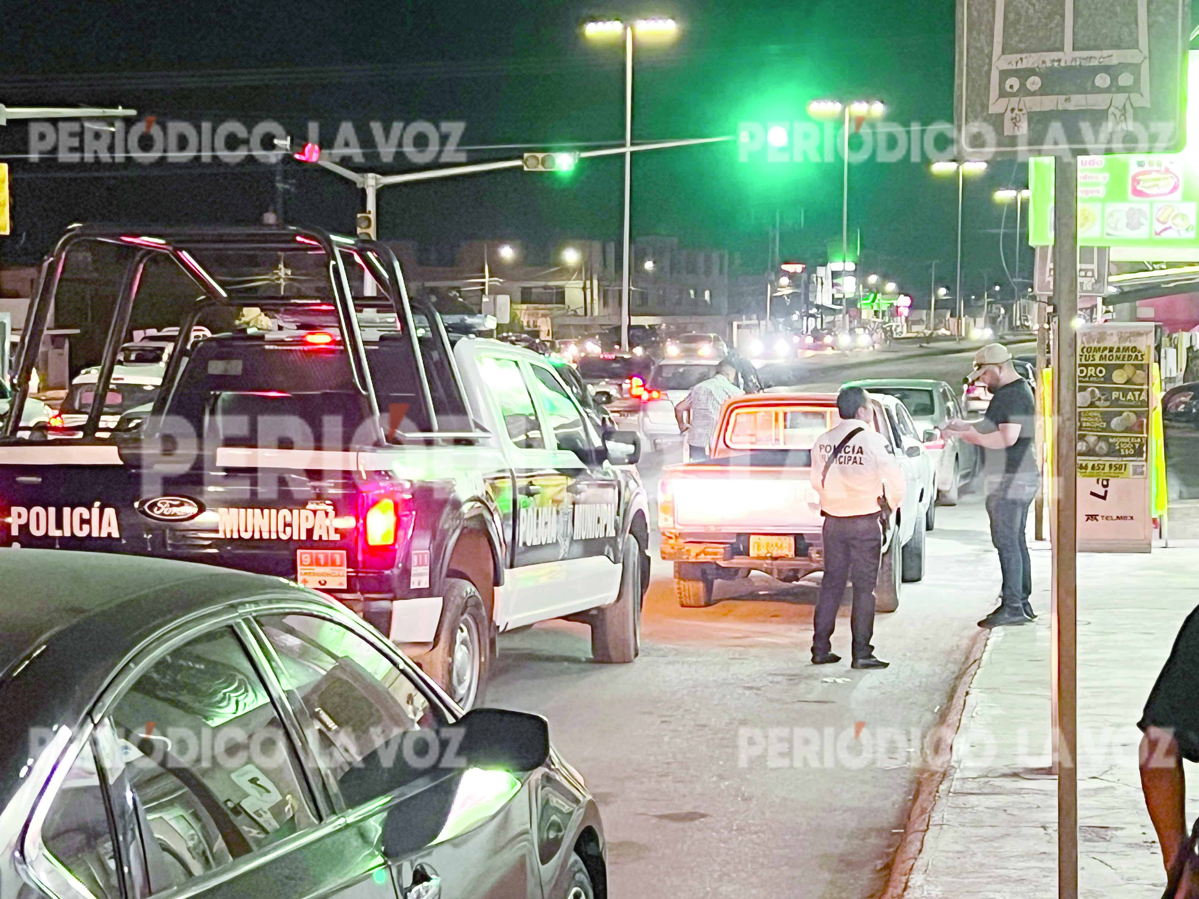 Conductor impacta a Suzuki gris en choque en bulevar San José