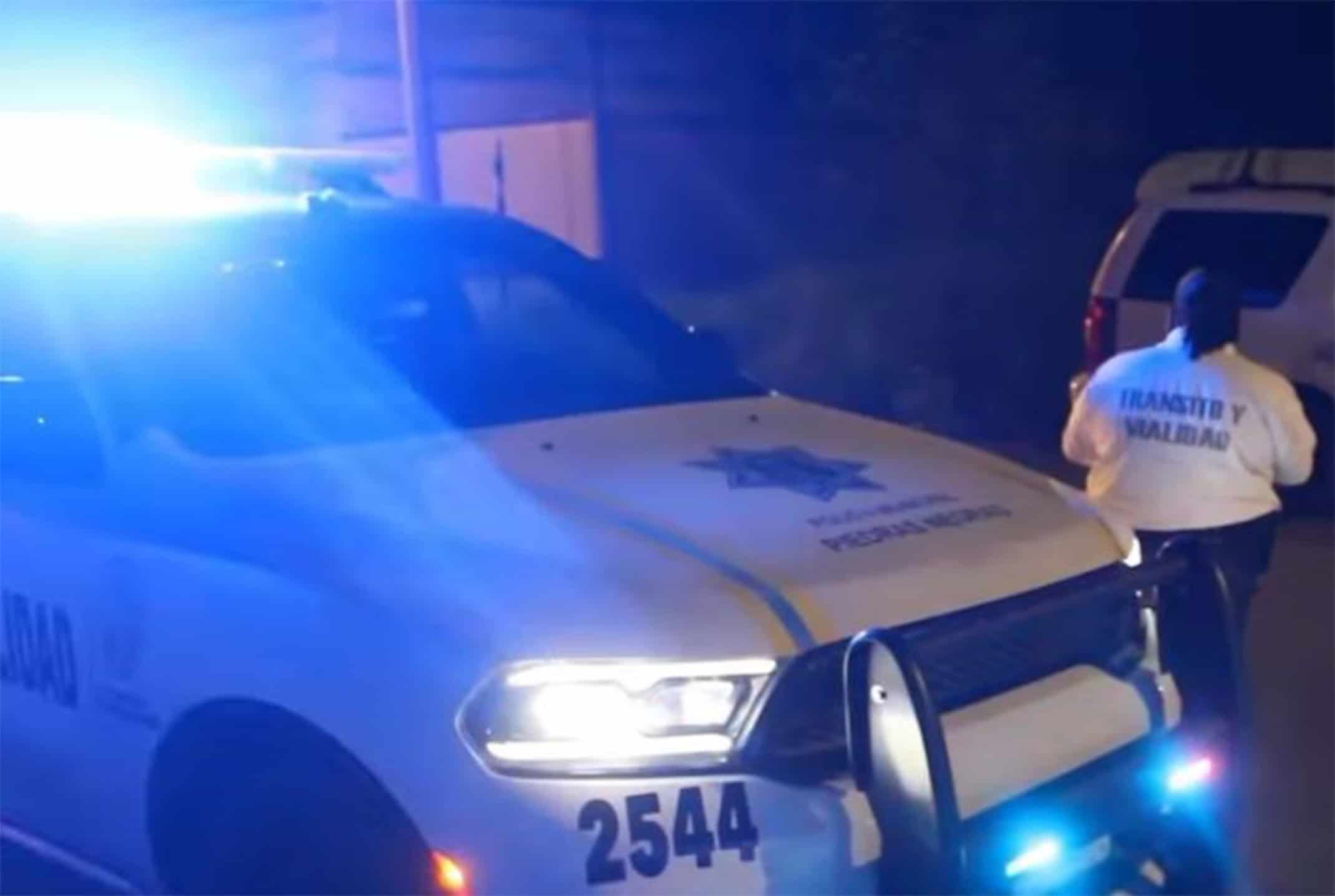 Choca contra poste de CFE y deja sin luz a cuatro colonias en Piedras Negras