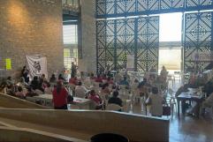 Abandonan trámite del Bienestar en Acuña; cientos de mujeres no recogen su tarjeta