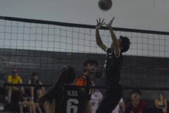 Olimpo arrasa con Power Rangers en voleibol mixto