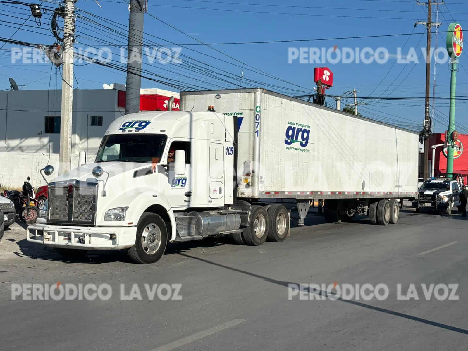 Servicios afectados tras accidente de tráiler en Monclova