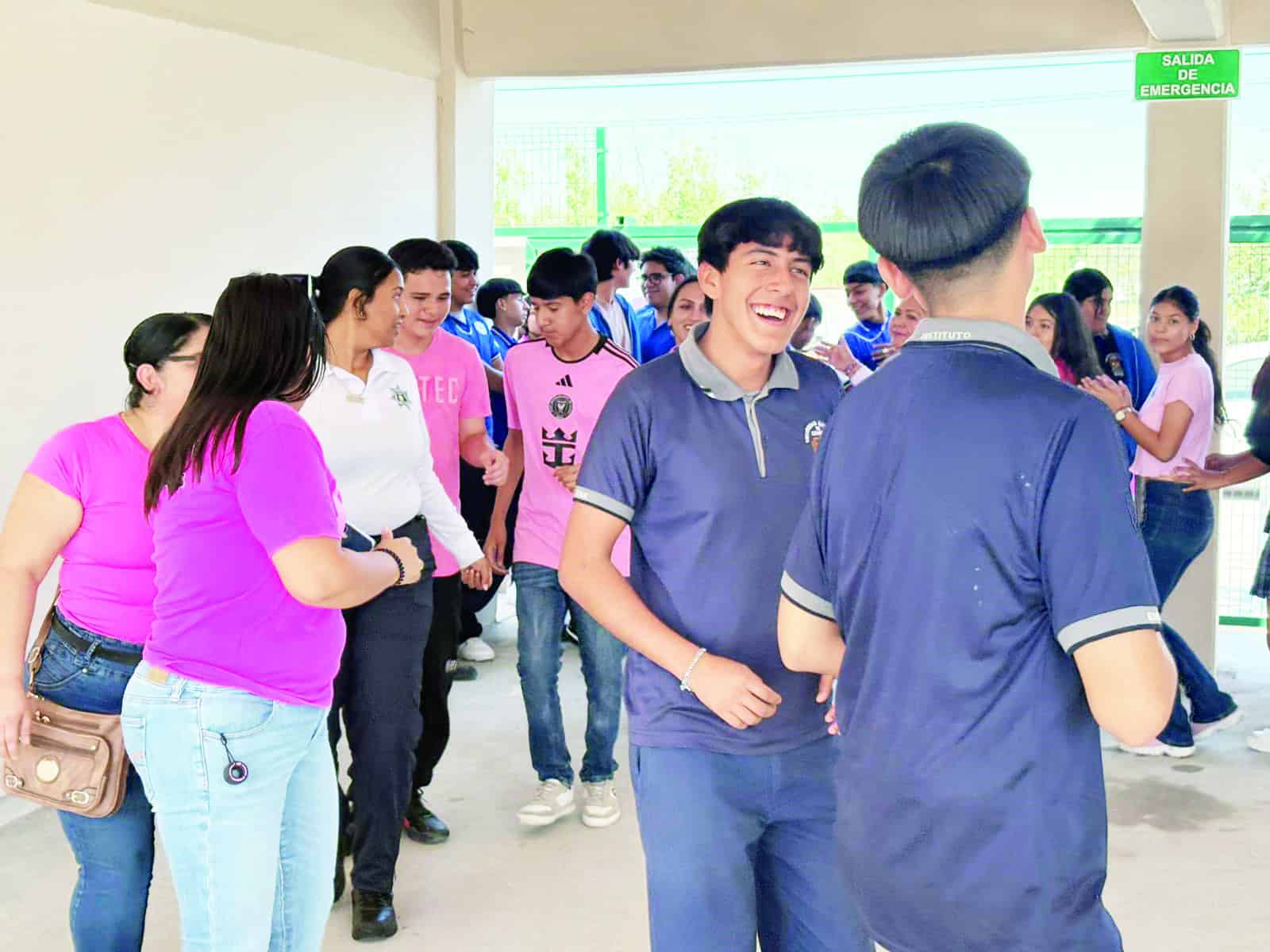 Jóvenes ejidatarios del Instituto 8 de Enero logran ingreso a la universidad en Coahuila