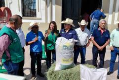 Autoridades Fortalecen Producción Agropecuaria en Sabinas con Semilla de Avena