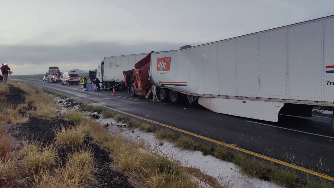 Fatal accidente en carretera Saltillo: trailero atropellado por otro vehículo