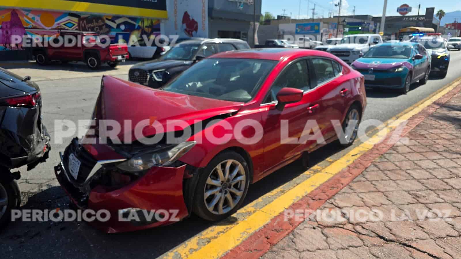 Accidente Vial en Monclova: Tres Vehículos Colisionan en Harold R. Pape