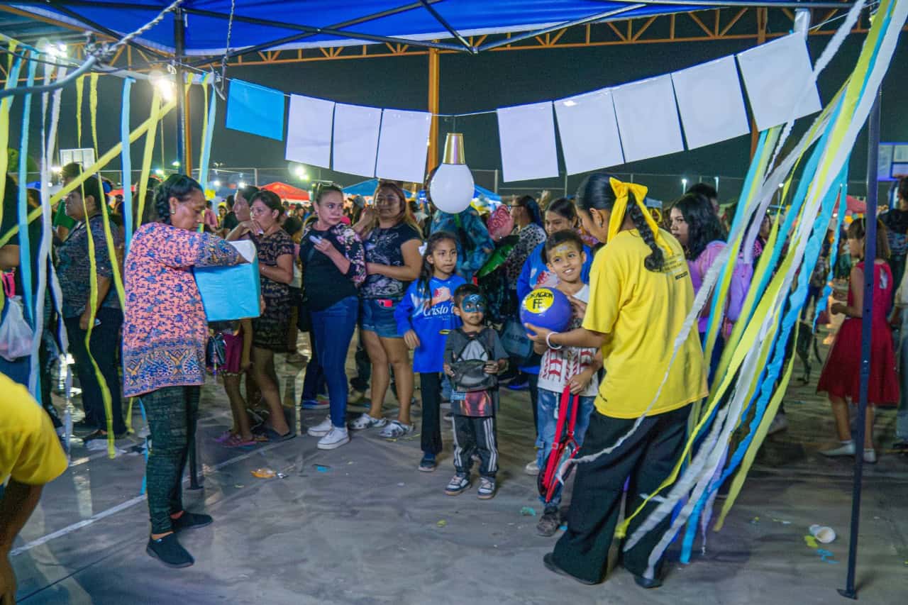 Festival Celebrando la luz y no las tinieblas de la Iglesia Cristo Vive en Monclova