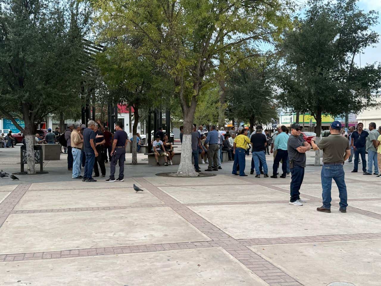 Exdirector de AHMSA genera molestia por compras en Texas