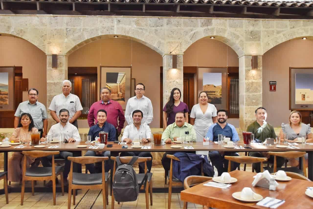 Almuerzo especial en Cuatro Ciénegas en honor a médicos por su labor