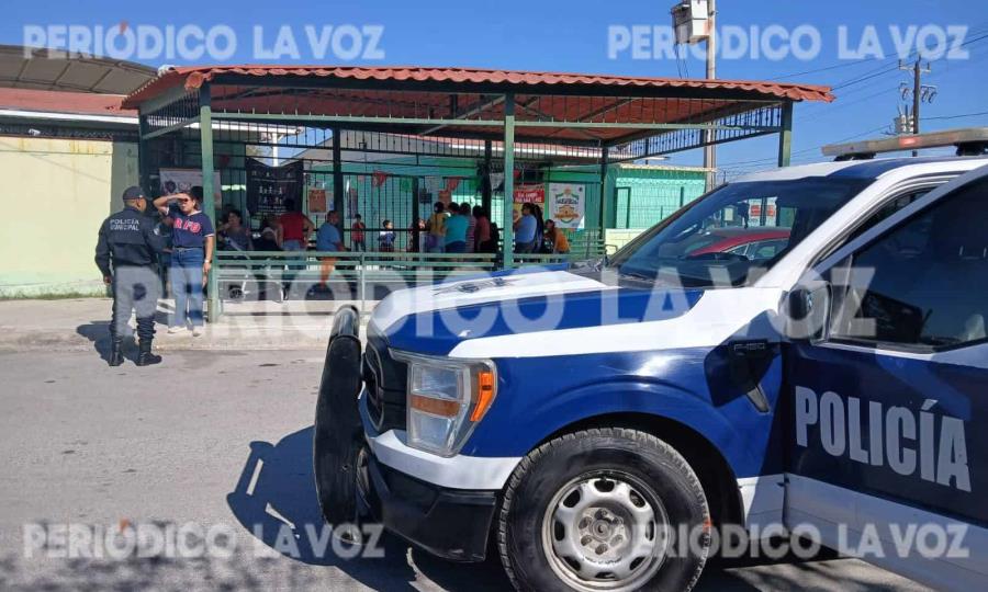 Movilización policial por asalto a hombre de tercera edad en escuela