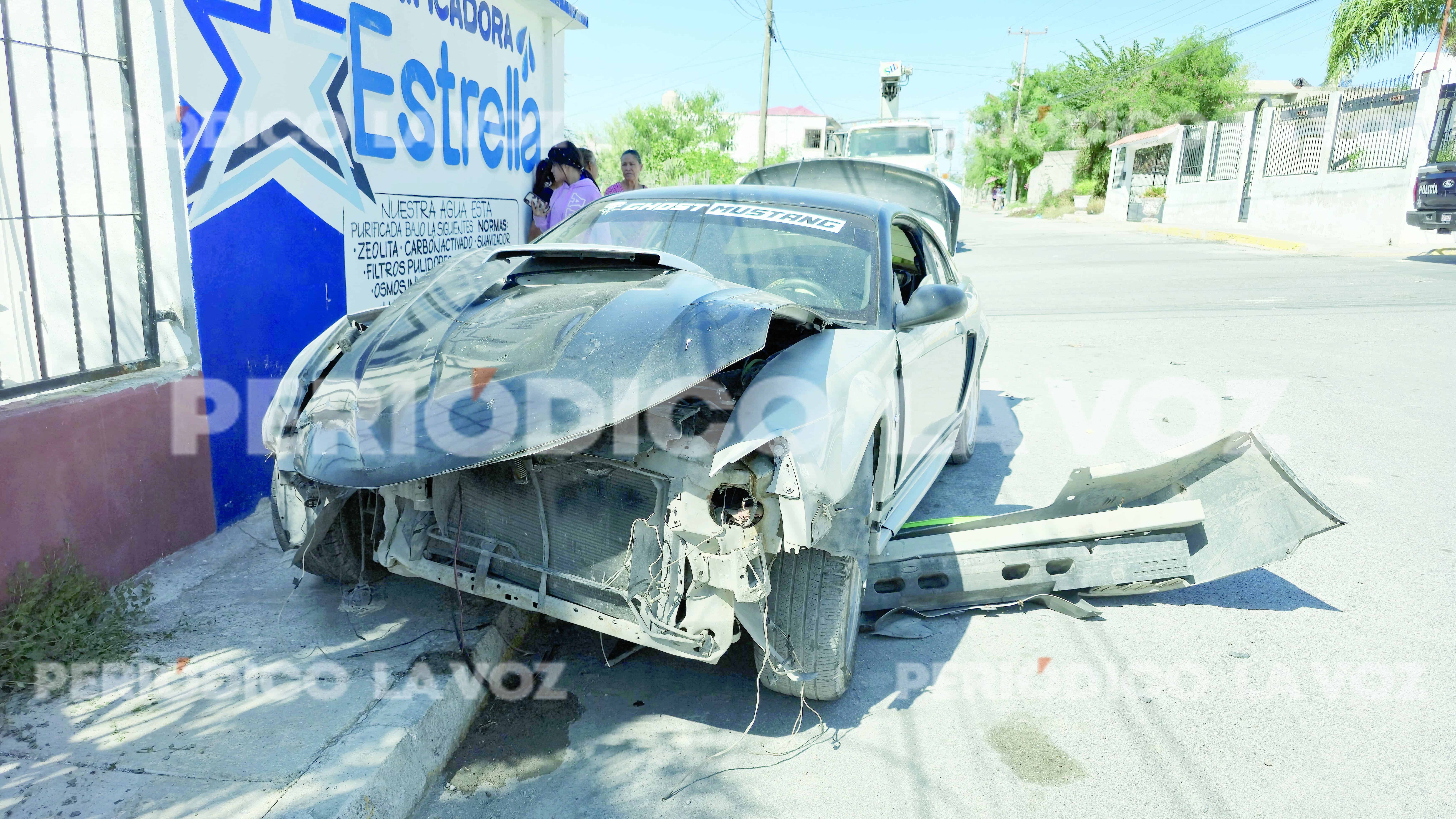 Choque vehicular en Monclova deja dos personas lesionadas