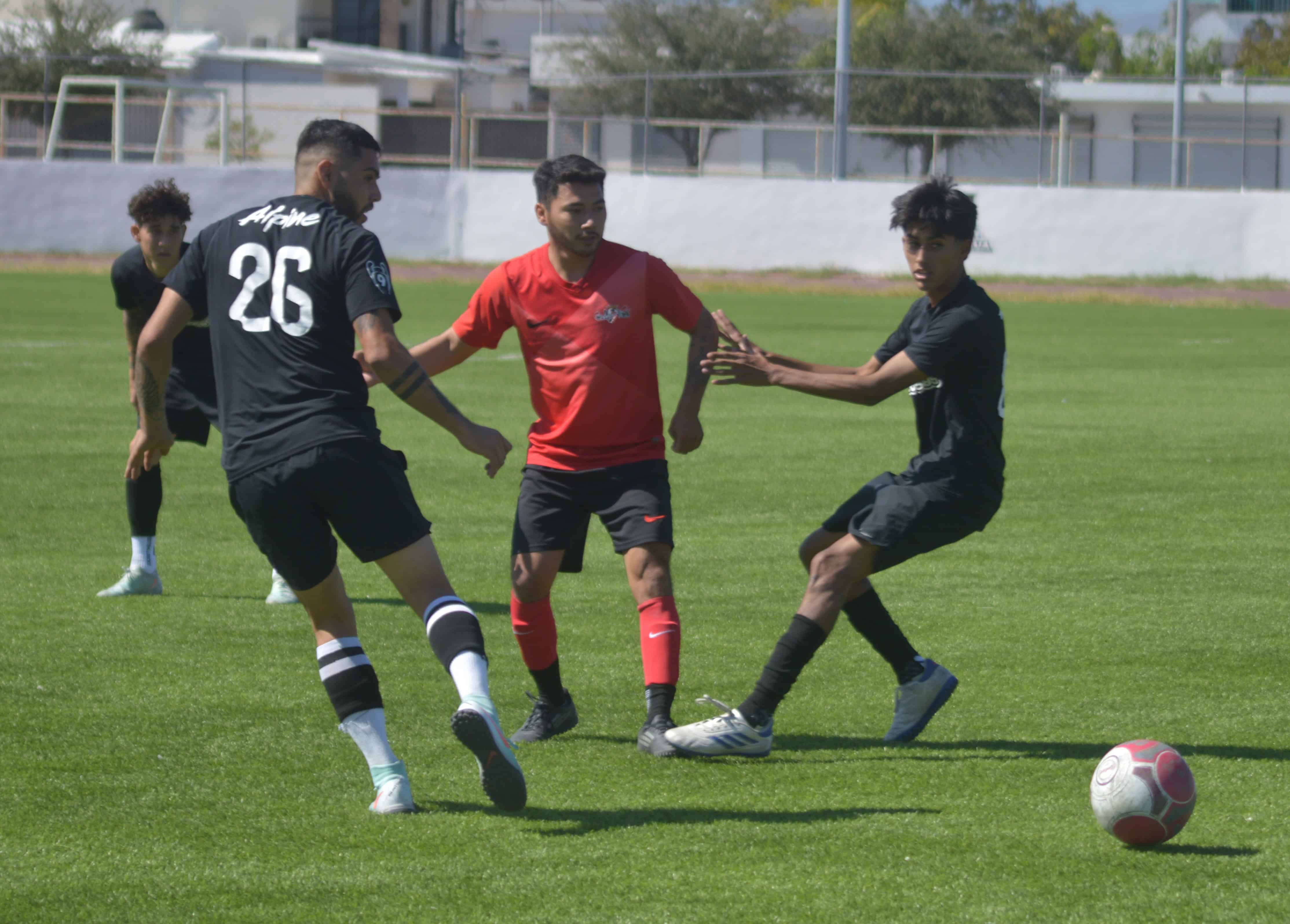Ángel Ramírez y Axel García brillan en las semifinales de la Liga Municipal