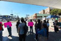 Protesta de pacientes de hemodiálisis frente al IMSS