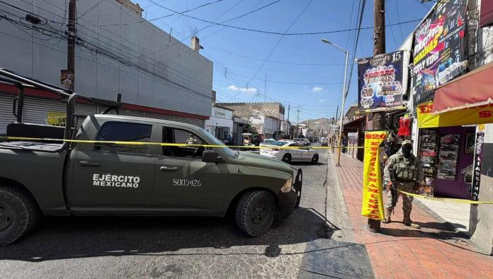 Autoridades decomisan artículos ilegales en operativo en Plaza Comercial de Saltillo