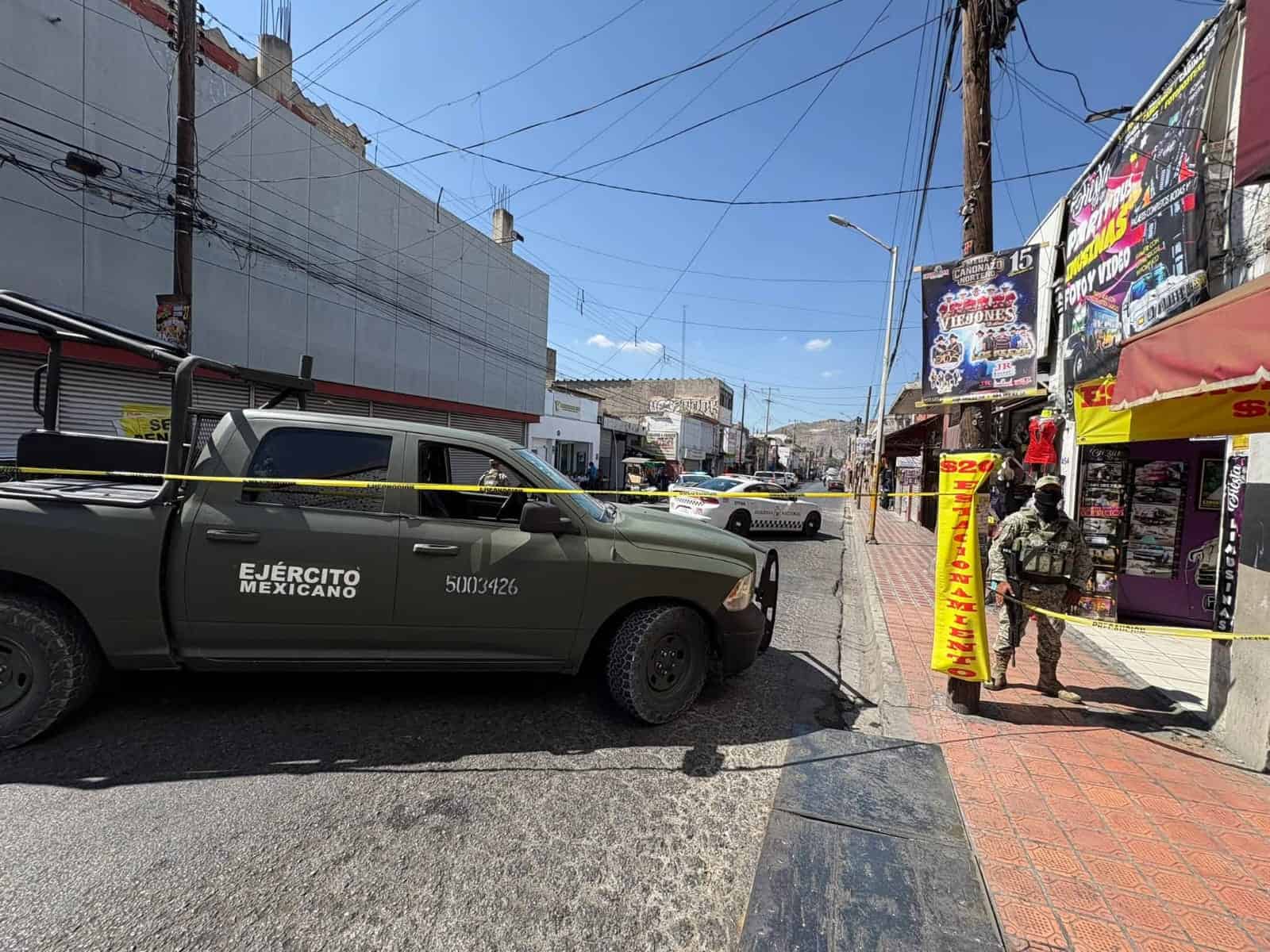 Autoridades decomisan artículos ilegales en operativo en Plaza Comercial de Saltillo