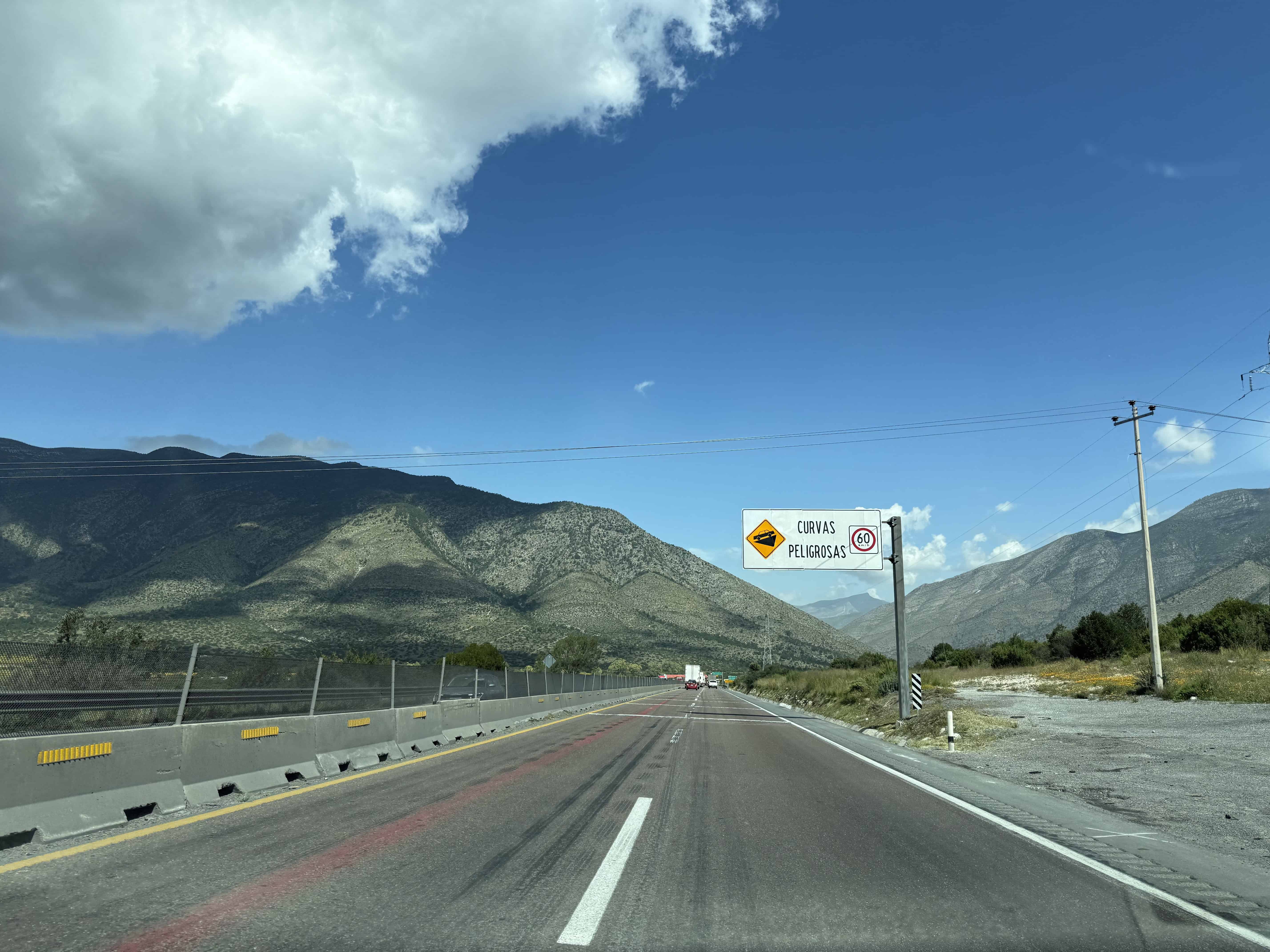 Deficiencias en la Carretera Federal 57: Un Peligro Latente para Automovilistas