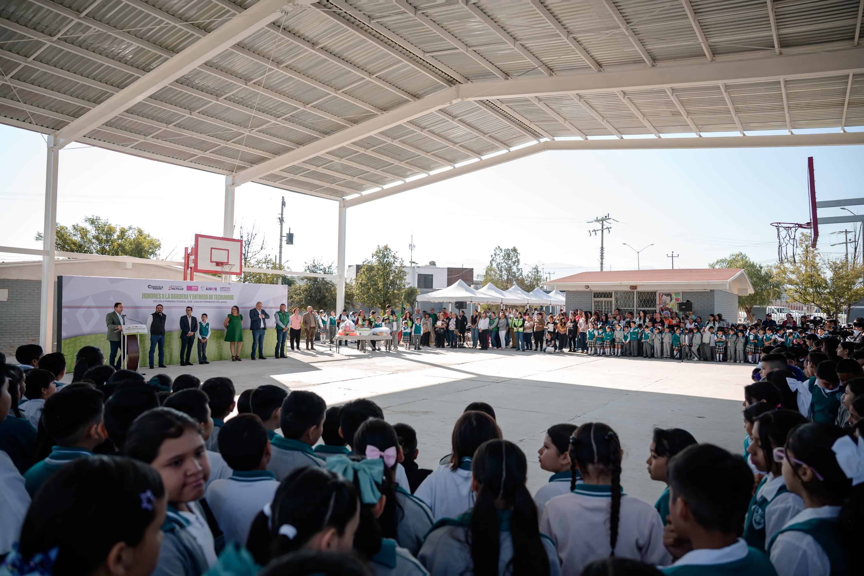 Inversión educativa: Techumbre de 480 metros cuadrados en Escuela Primaria de Saltillo