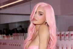 Kylie Jenner celebra 10 años de su marca de cosméticos con glamour y fiesta