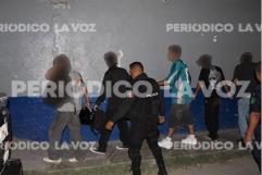 Policía Municipal interviene ante molestias causadas por jóvenes en motocicleta