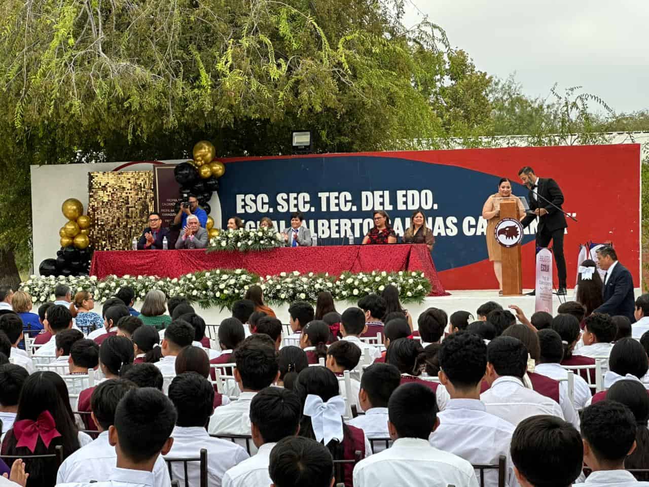 Rinden homenaje a pilares educativos de la Secundaria Técnica "Gral. Alberto Salinas Carranza"