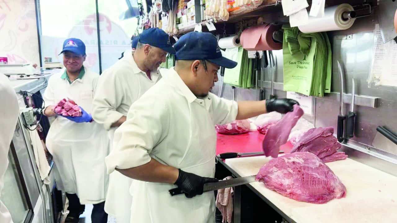Crisis económica y alza en precio de carne golpean ventas de carnicerías locales