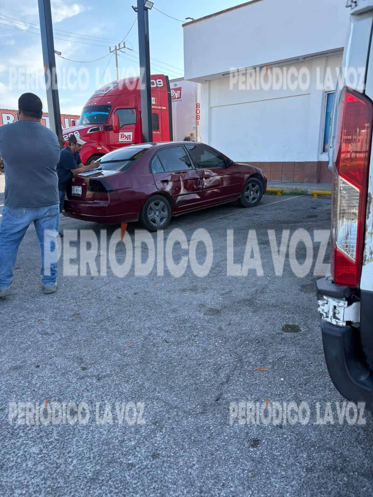 Choque entre Tráiler y Auto en Monclova Moviliza Autoridades