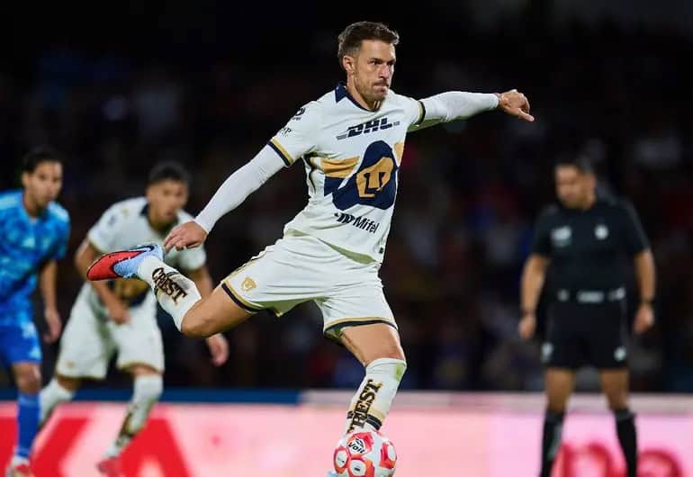 La complicada situación de Aaron Ramsey en Pumas
