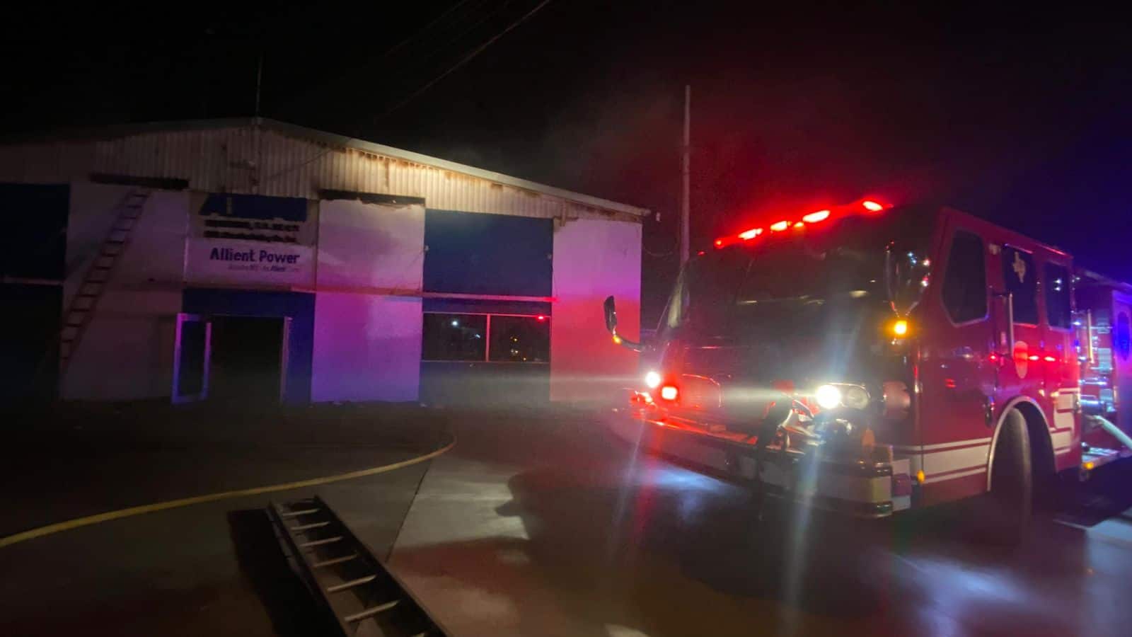 Incendio en empresa Acutran moviliza a cuerpos de emergencia en Ciudad Acuña